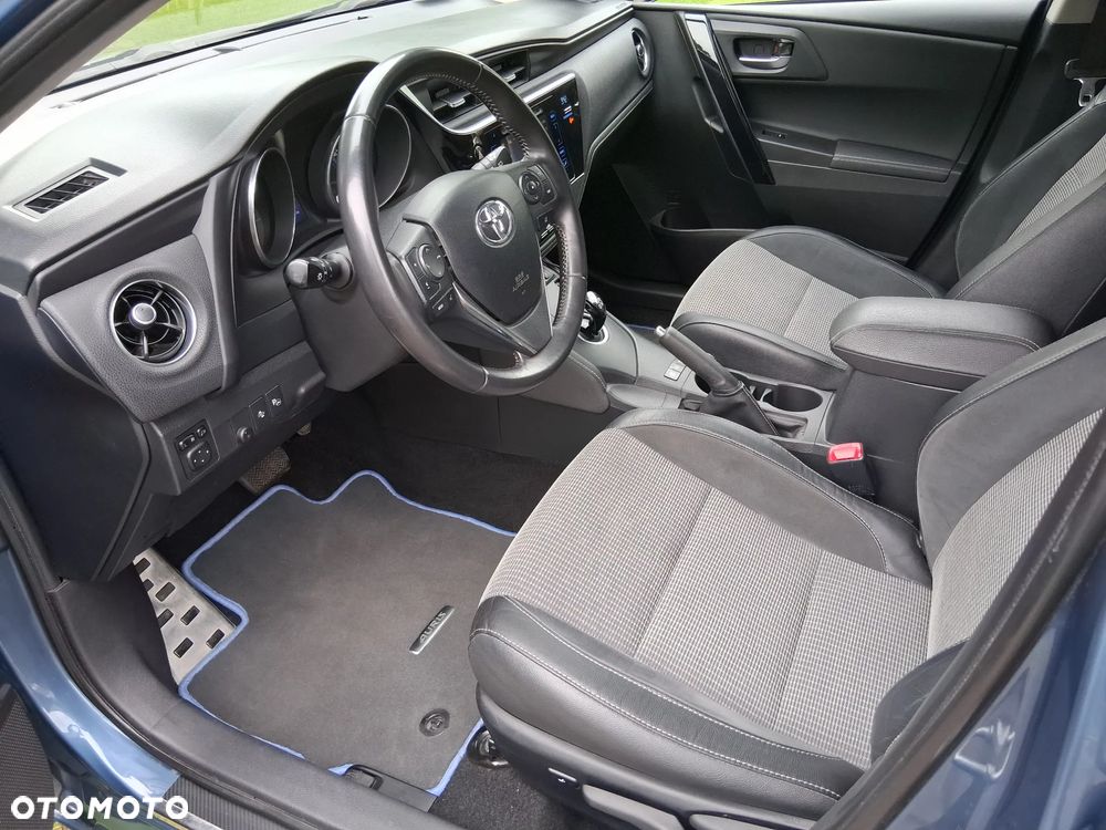 Toyota Auris 1.8 HSD Prestige NAVI - 17