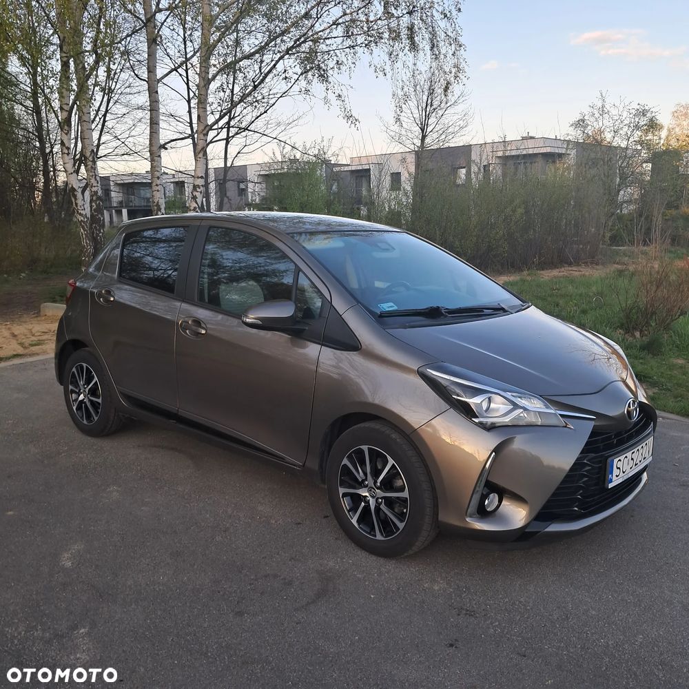Toyota Yaris 1.5 Premium - 4