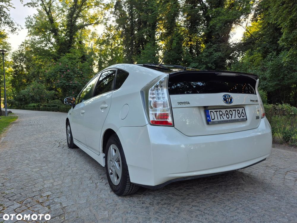 Toyota Prius (Hybrid) Executive - 5