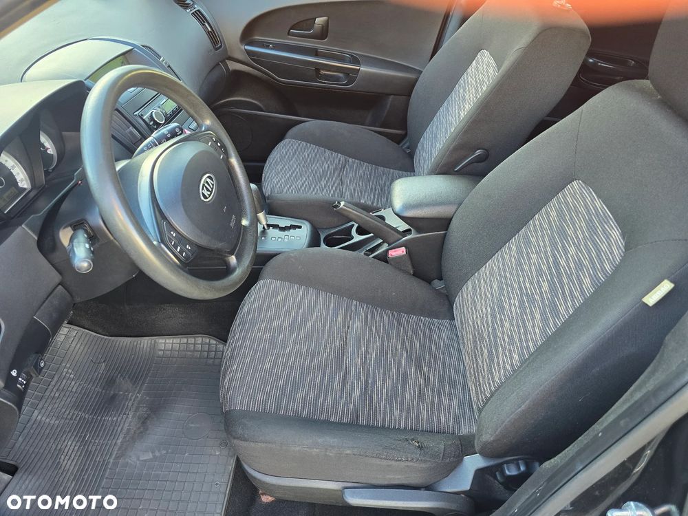 Kia Ceed - 12