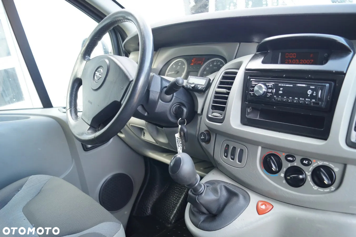 Opel VIVARO - 17