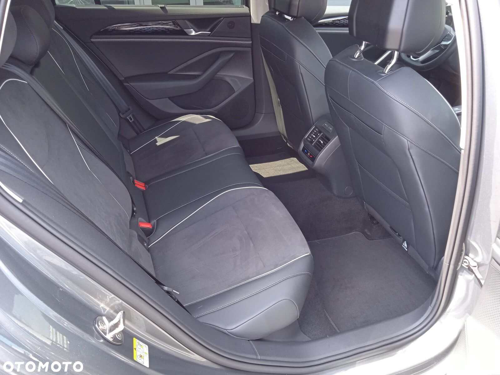 Volkswagen Passat 1.5 TSI EVO Elegance DSG - 14