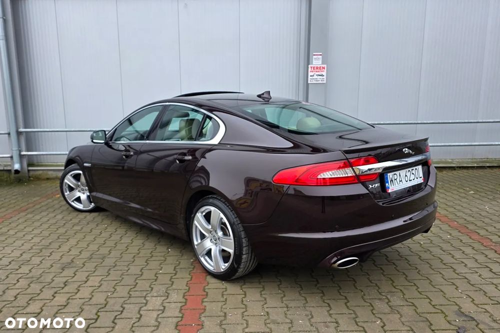 Jaguar XF 3.0 T R-Sport - 10