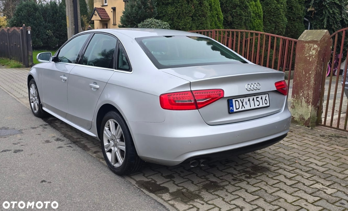 Audi A4 2.0 TDI DPF multitronic Attraction - 6