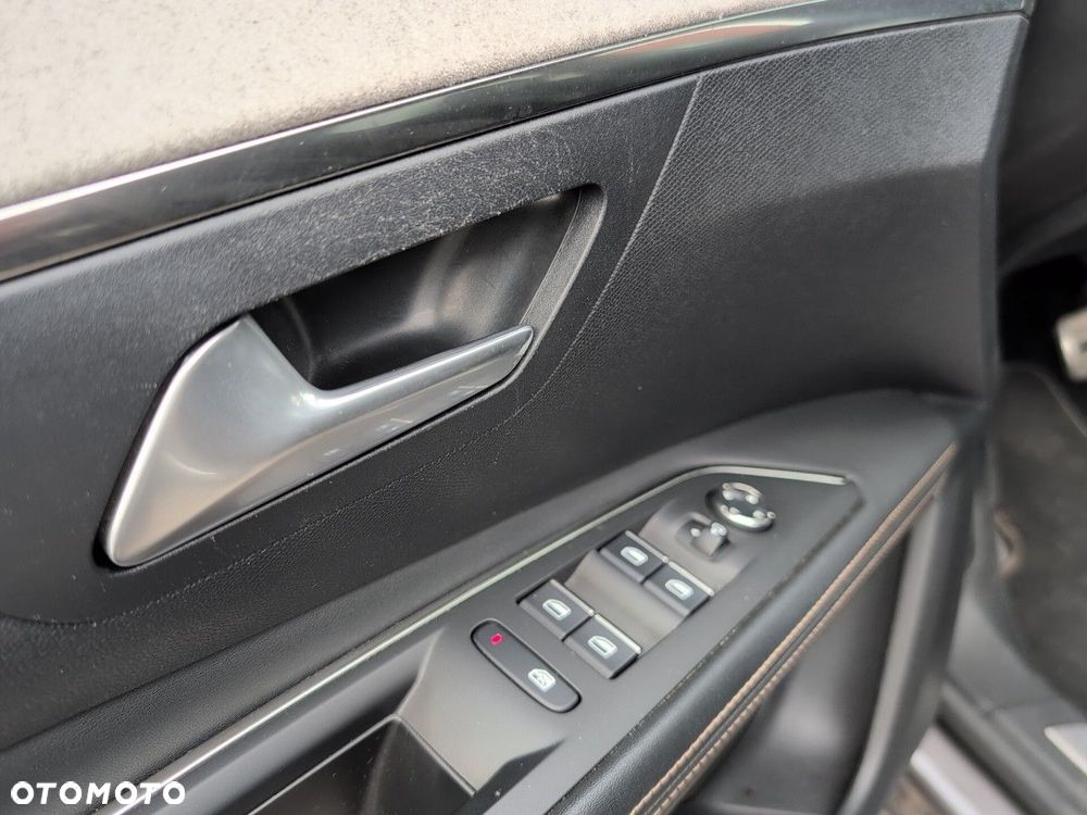 Peugeot 3008 1.6 PureTech GT S&S EAT8 - 11