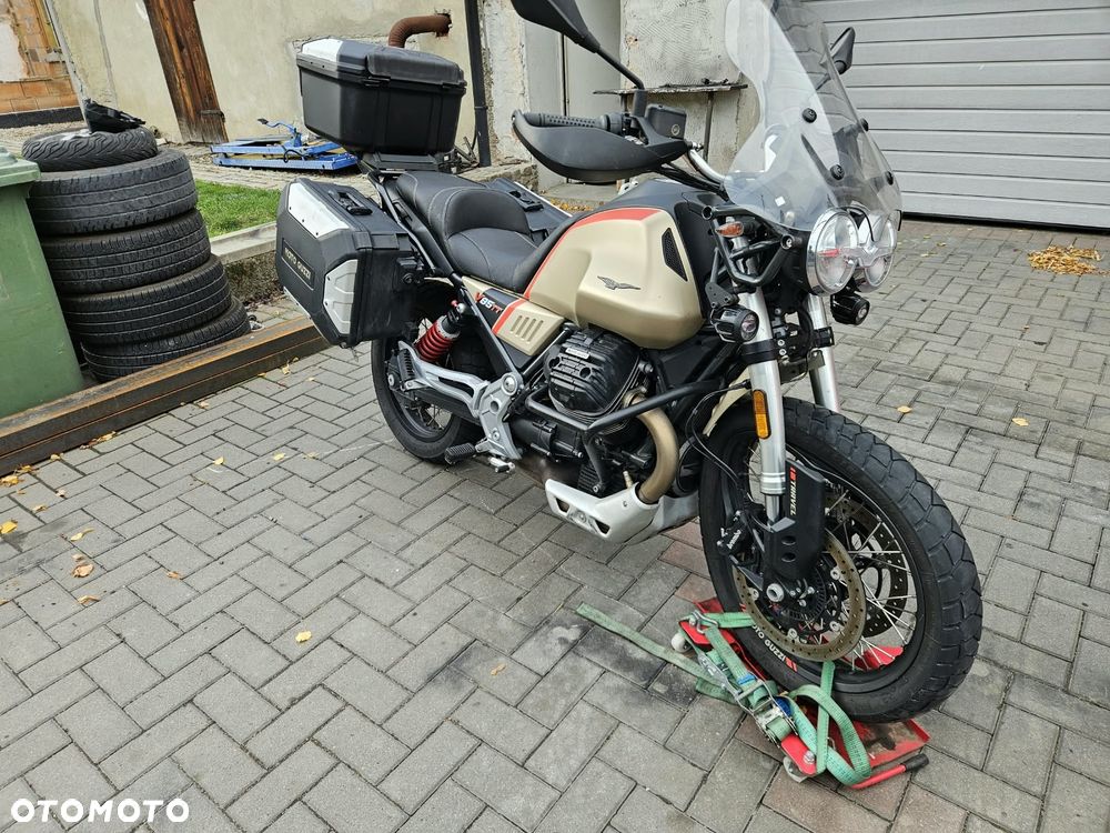 Moto Guzzi V85