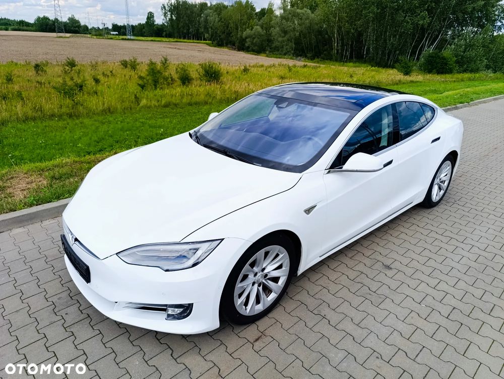 Tesla Model S - 16