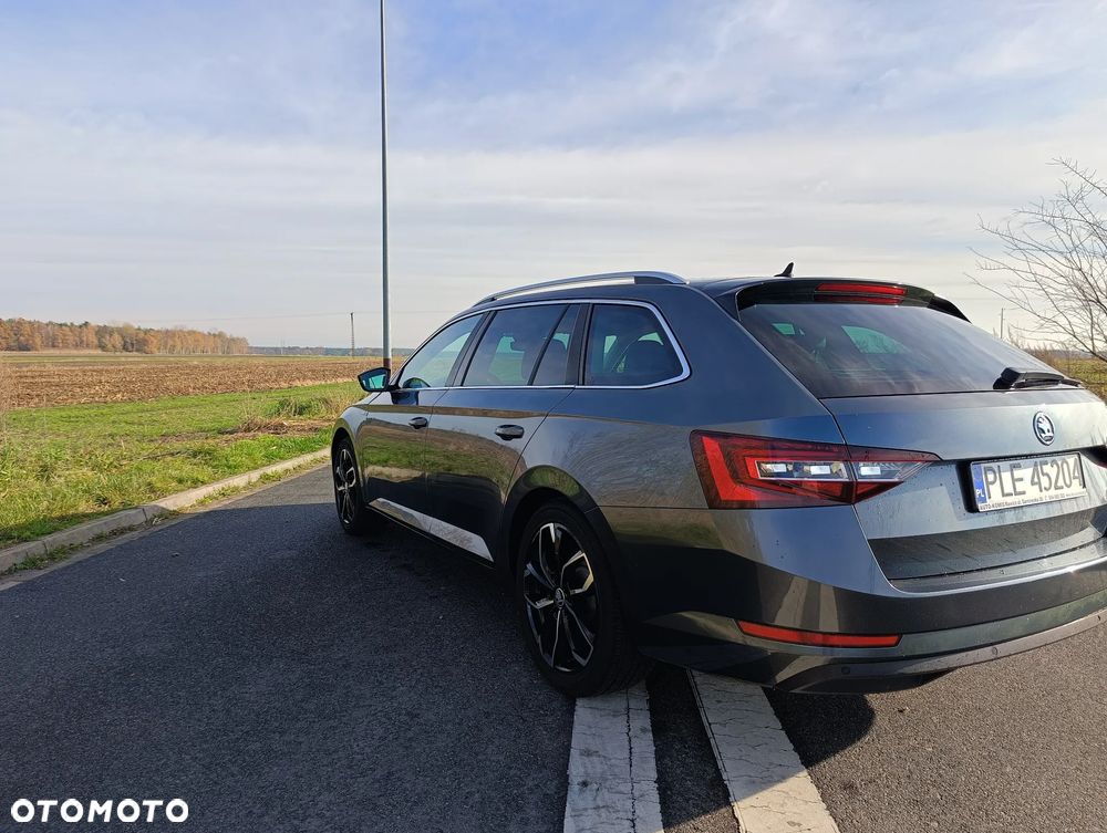 Skoda Superb 2.0 TDI 4x4 DSG Style - 8