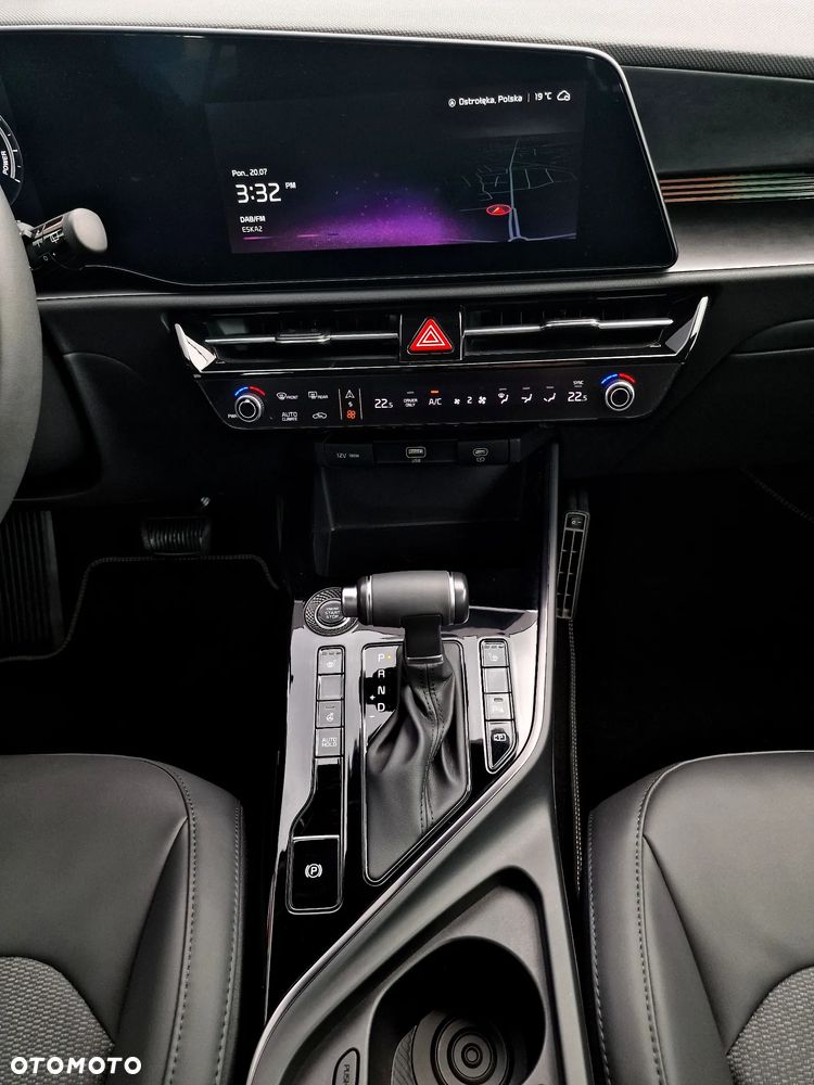 Kia Niro 1.6 GDI Hybrid L Business Line - 24