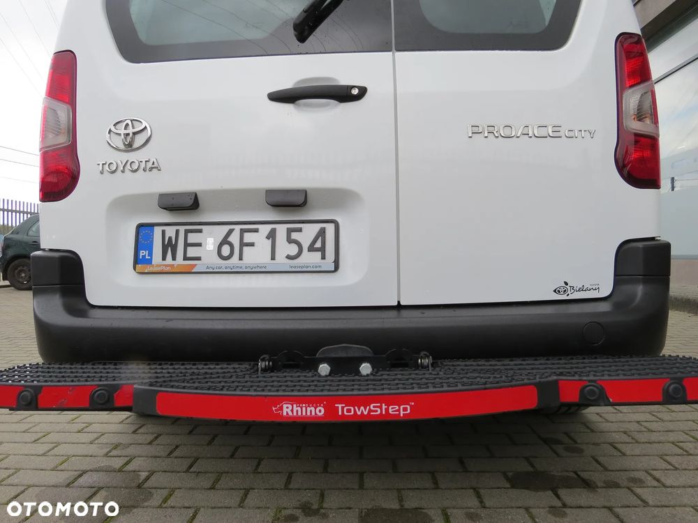 Toyota Proace City 1.2 D-4t 130KM A/t Long Brygadówka - 29