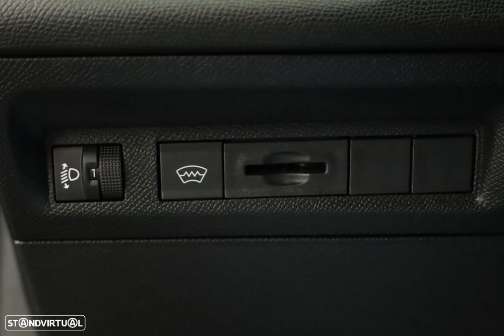 Peugeot 408 1.2 PureTech Allure EAT8 - 19