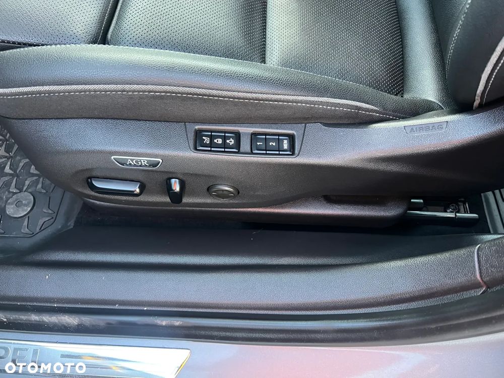 Opel Insignia Sports Tourer 2.0 BiTurbo Diesel 4x4 Exclusive - 9