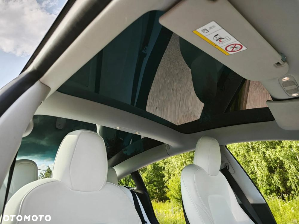 Tesla Model 3 Long Range AWD - 2