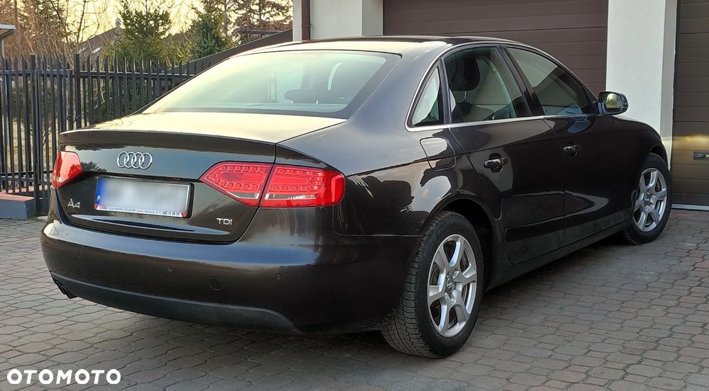 Audi A4 Limousine - 5