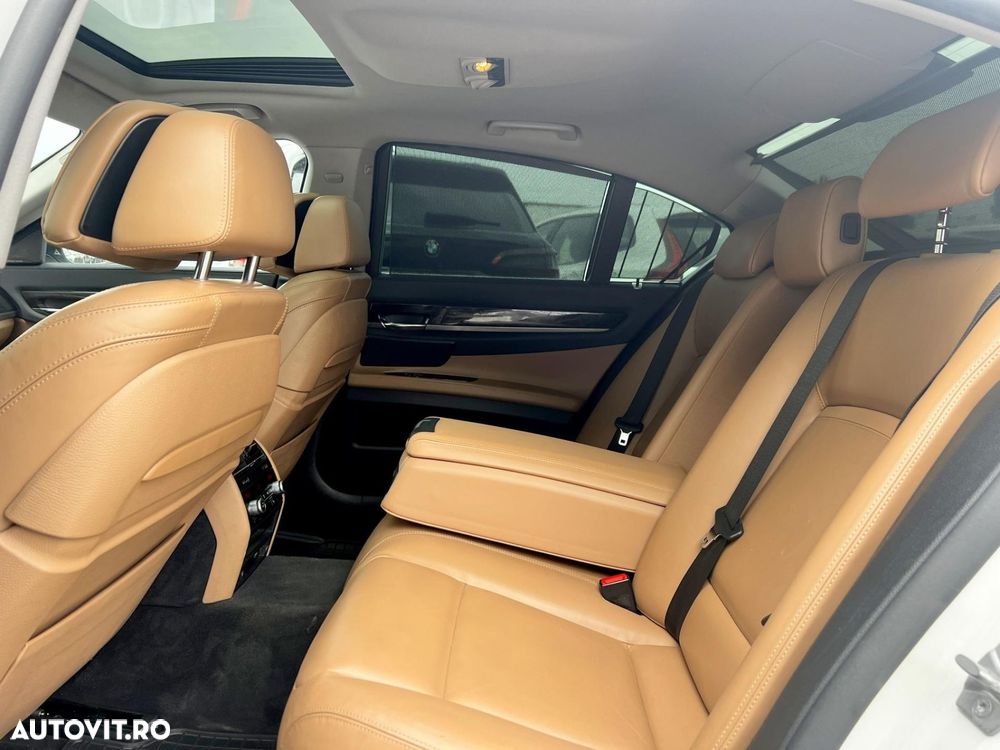 BMW Seria 7 740d xDrive - 30