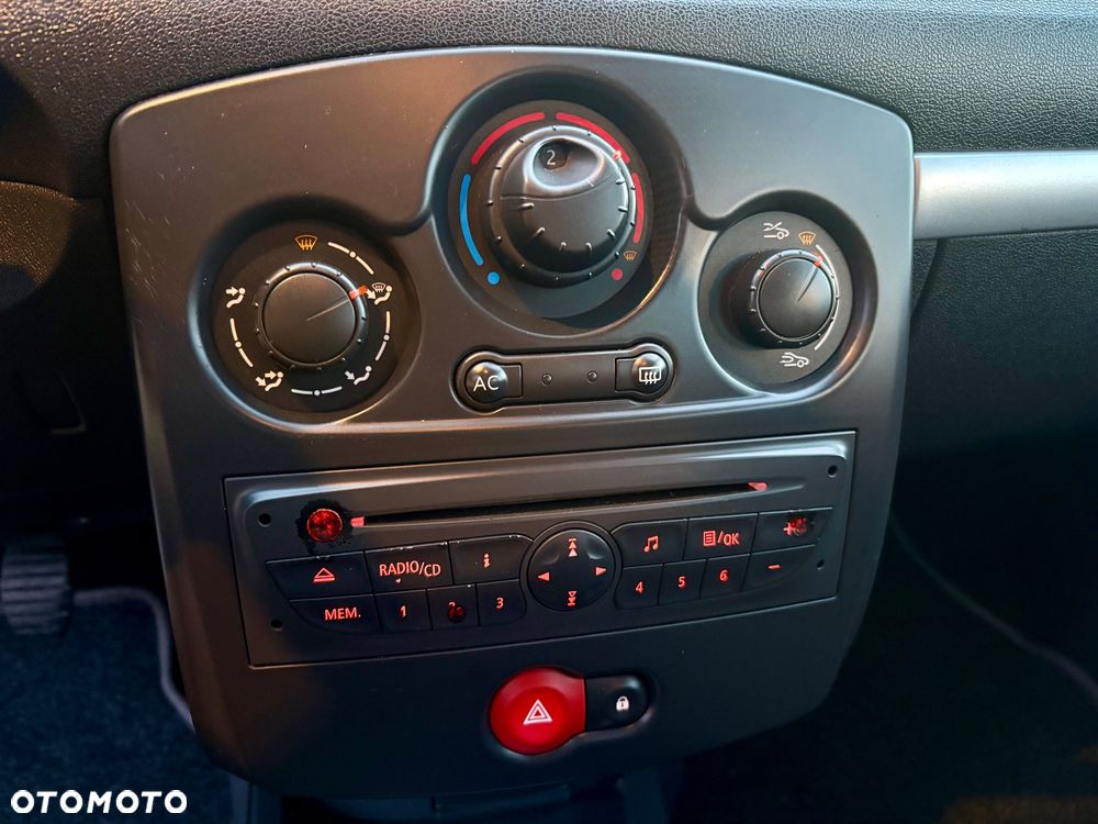 Renault Clio - 11