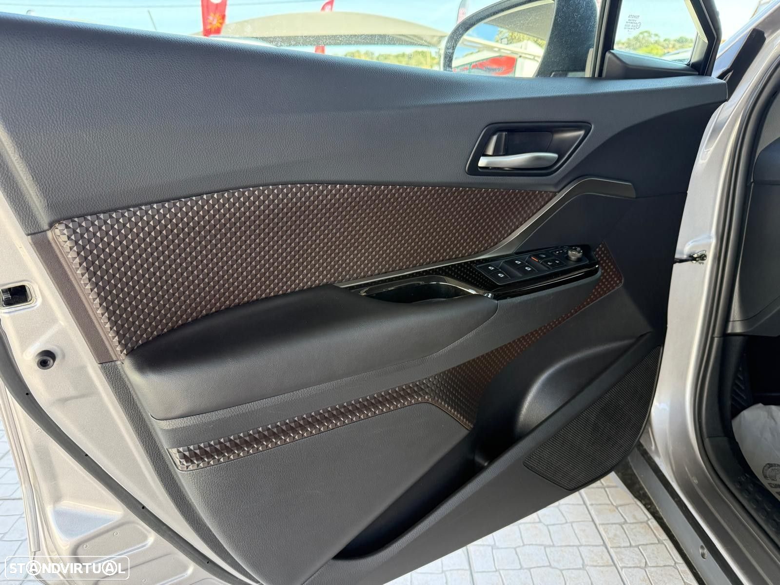 Toyota C-HR 1.8 Hybrid Exclusive+P.Luxury - 12