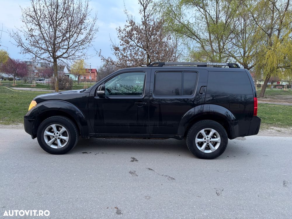 Nissan Pathfinder - 3