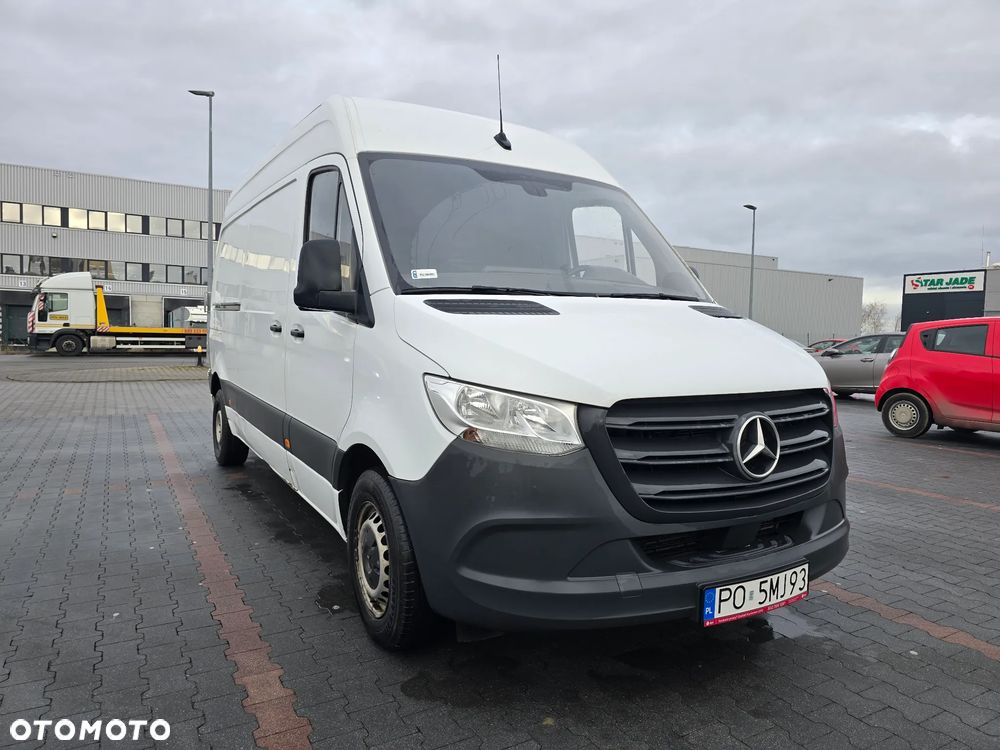 Mercedes-Benz Sprinter - 1