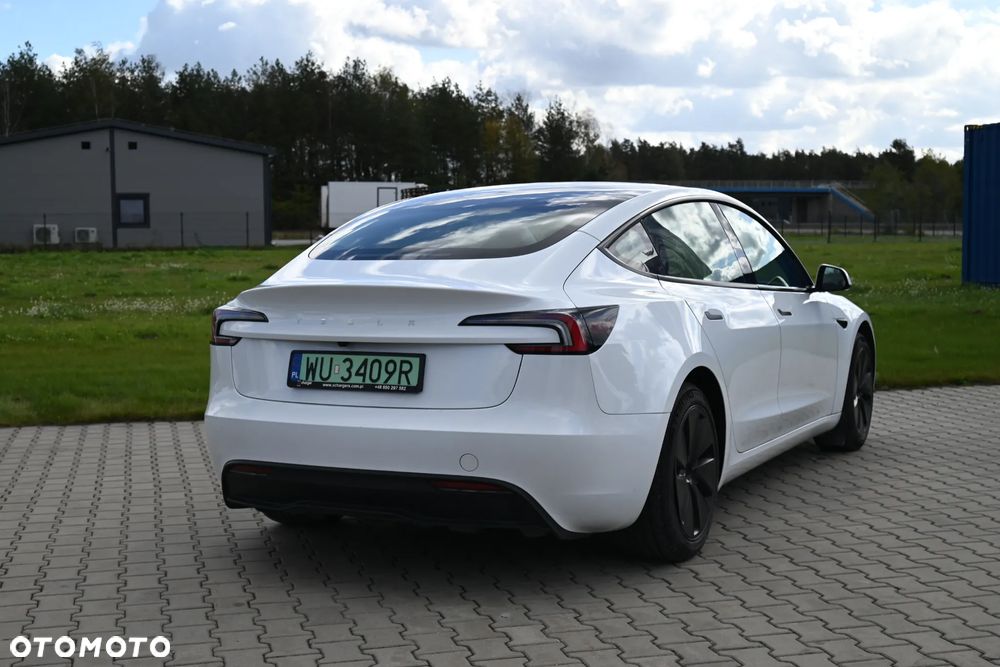 Tesla Model 3 - 16