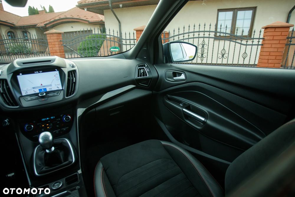 Ford Kuga 1.5 EcoBoost 2x4 ST-Line - 21