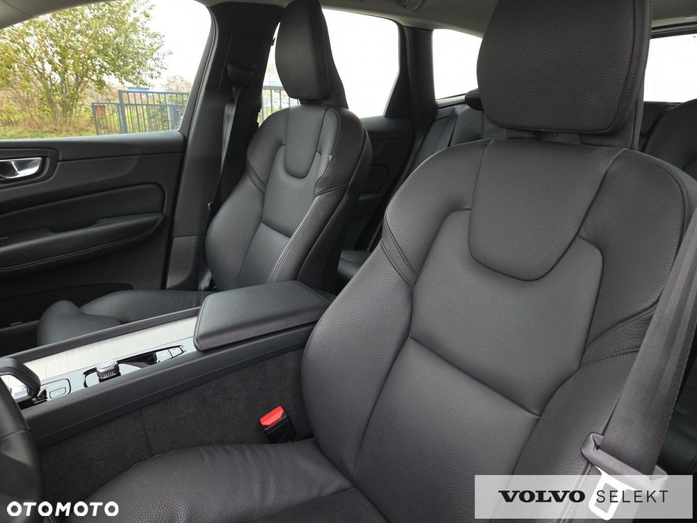 Volvo XC 60 B5 B AWD Plus Dark - 23