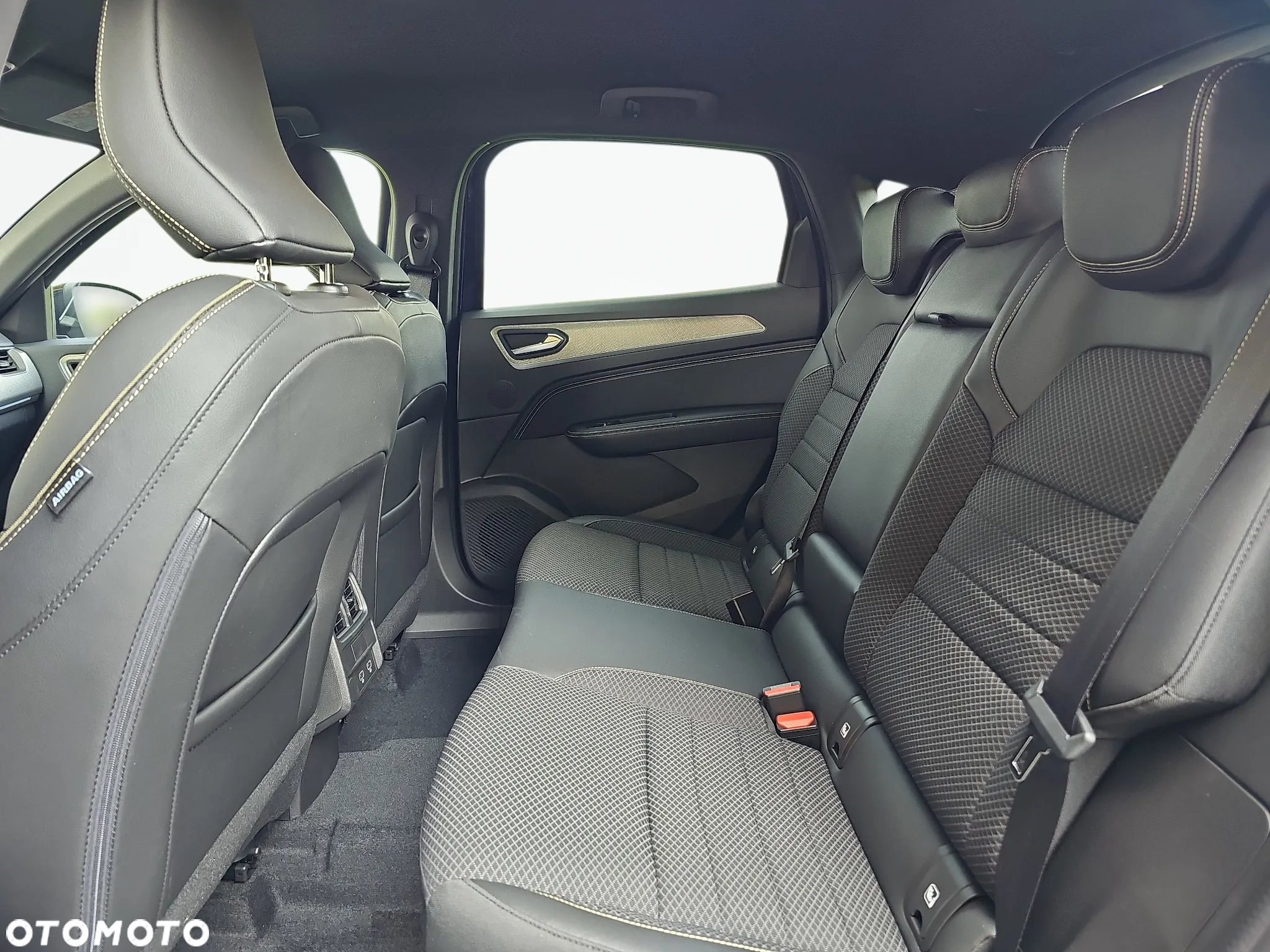 Renault Arkana 1.3 TCe mHEV Techno EDC - 12
