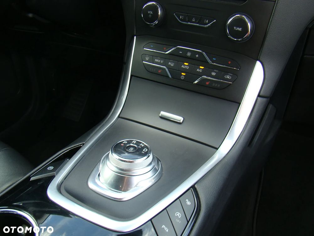 Ford S-Max 2.0 EcoBlue Titanium - 38
