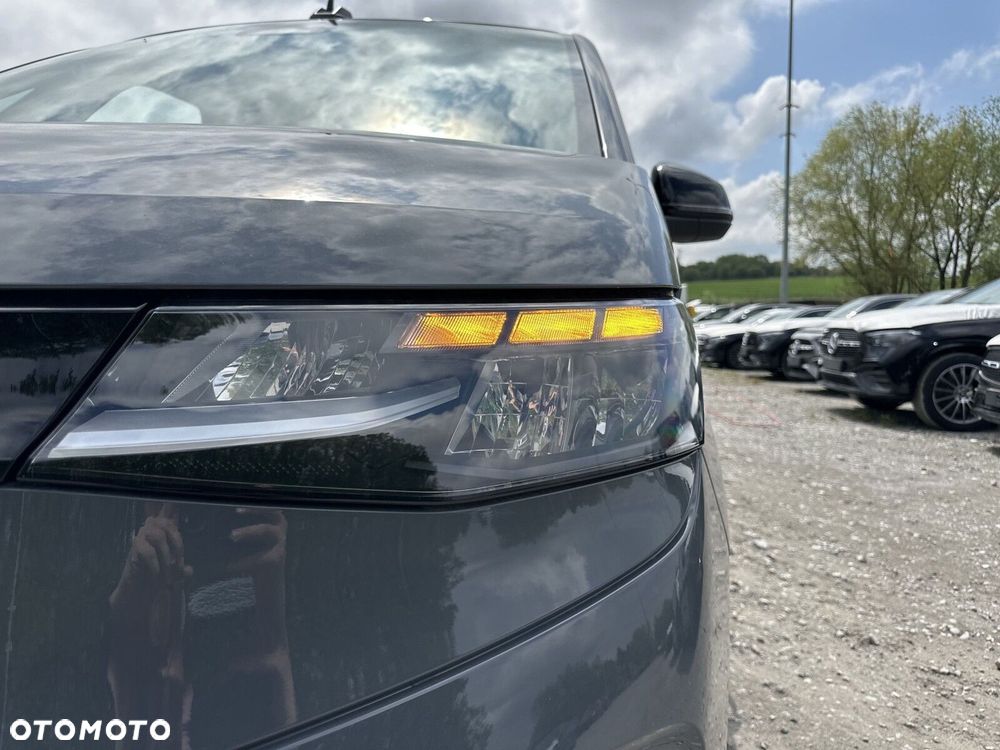 Volkswagen Multivan - 21