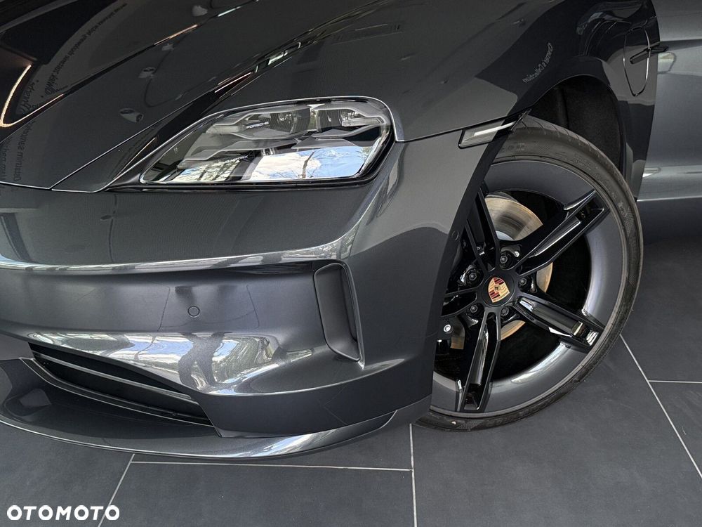Porsche Taycan - 10