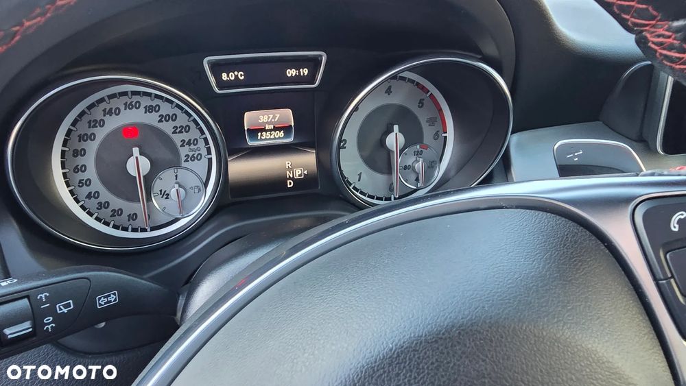 Mercedes-Benz GLA 200 d 4-Matic AMG Line - 19