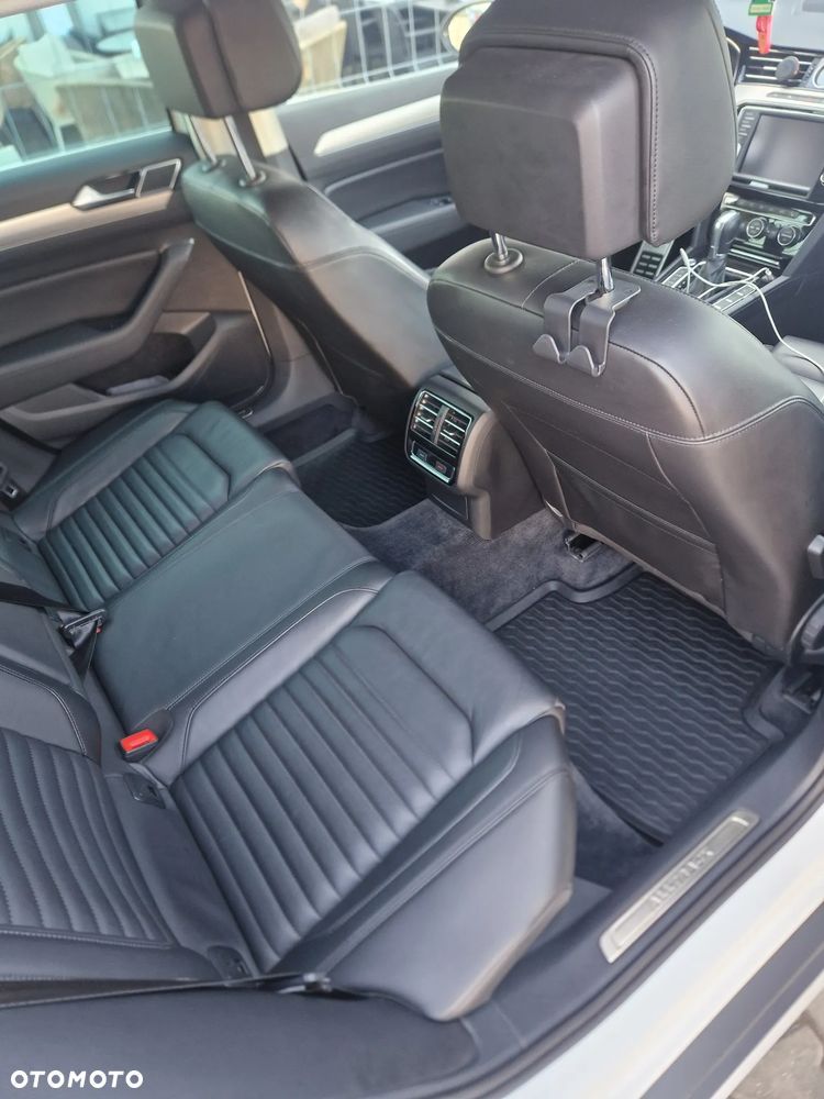 Volkswagen Passat - 15