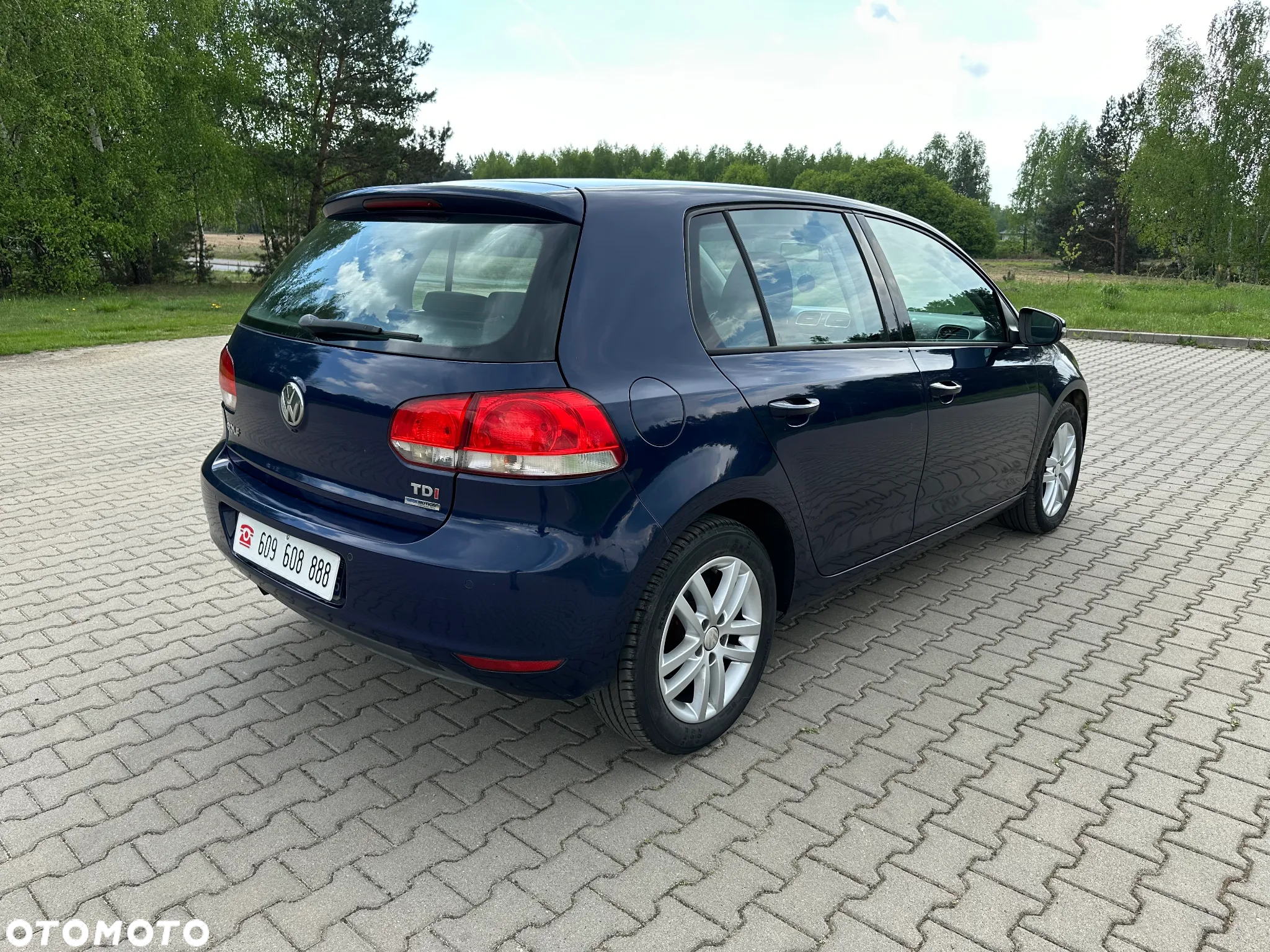 Volkswagen Golf 1.6 TDI DPF BlueMotion Technology Trendline - 6