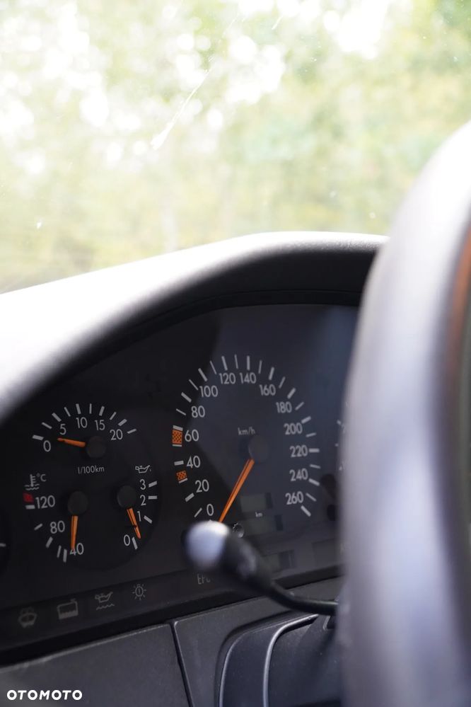 Mercedes-Benz Klasa S 300 TD - 22