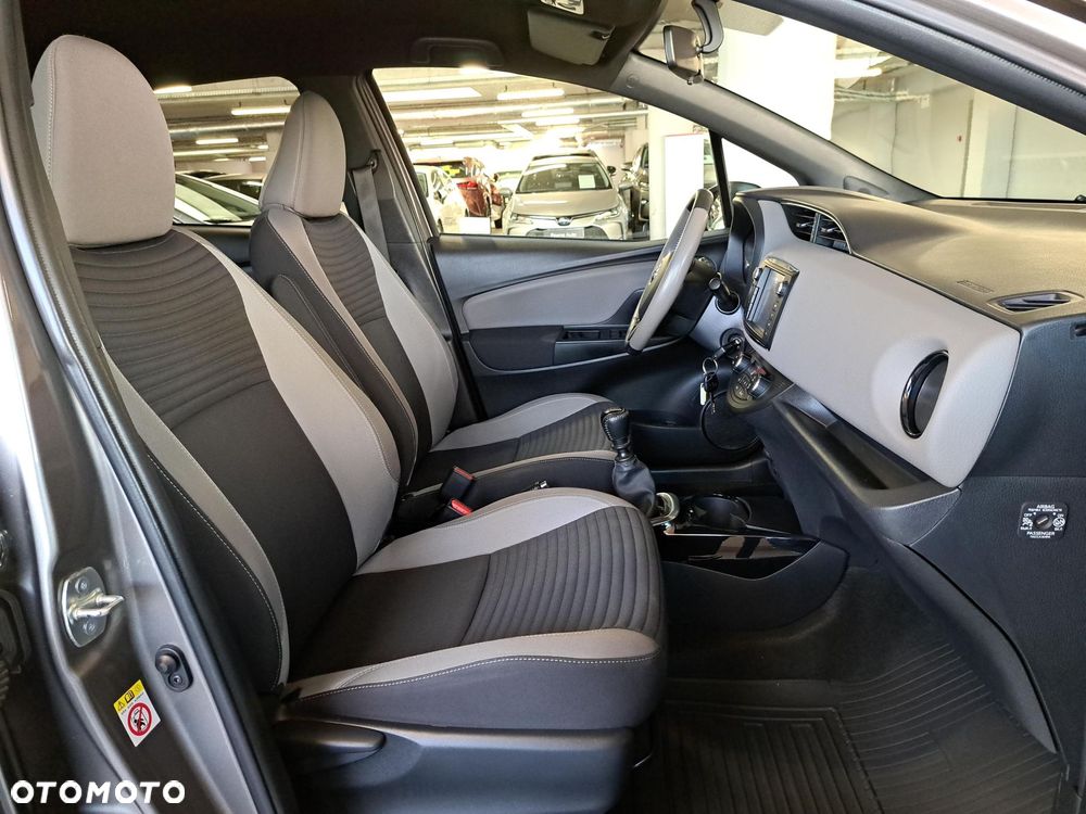 Toyota Yaris 1.33 Selection Platinum - 16