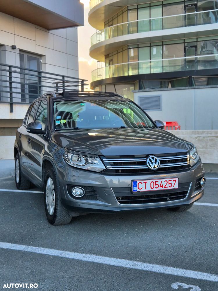 Volkswagen Tiguan - 1