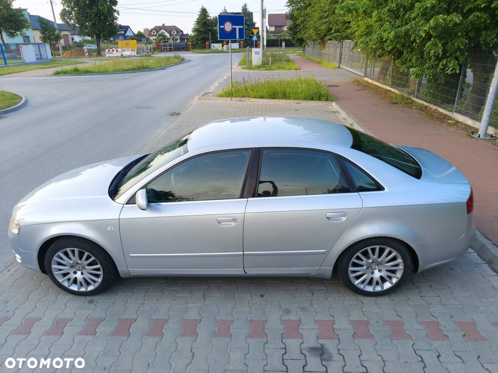 Audi A4 Limousine - 6