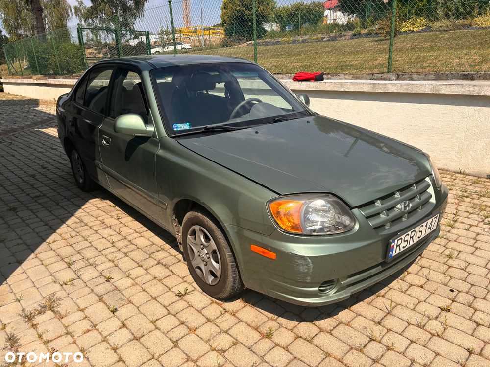 Hyundai Accent - 2