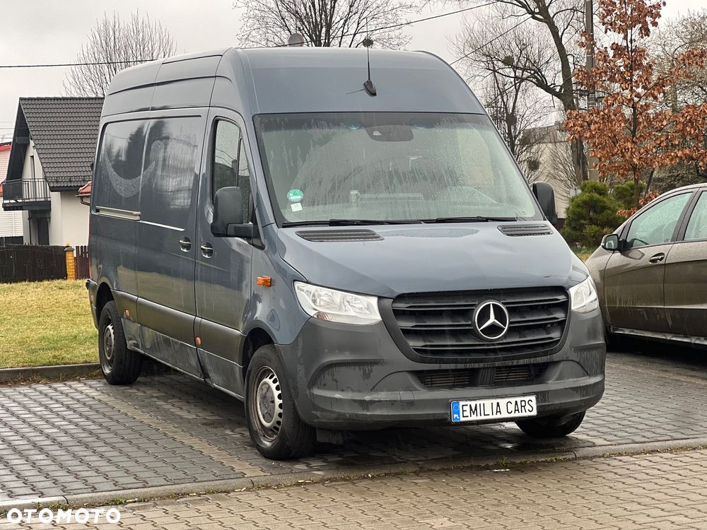 Mercedes-Benz Sprinter - 2
