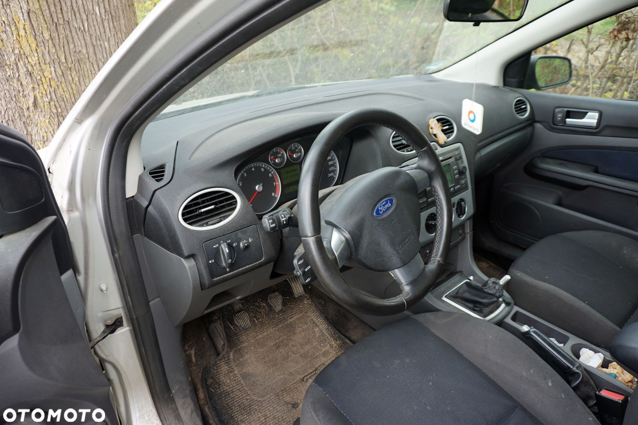 FORD FOCUS II MK2 5D HB O3 1.6 16V KM SREBRNY na części - 9