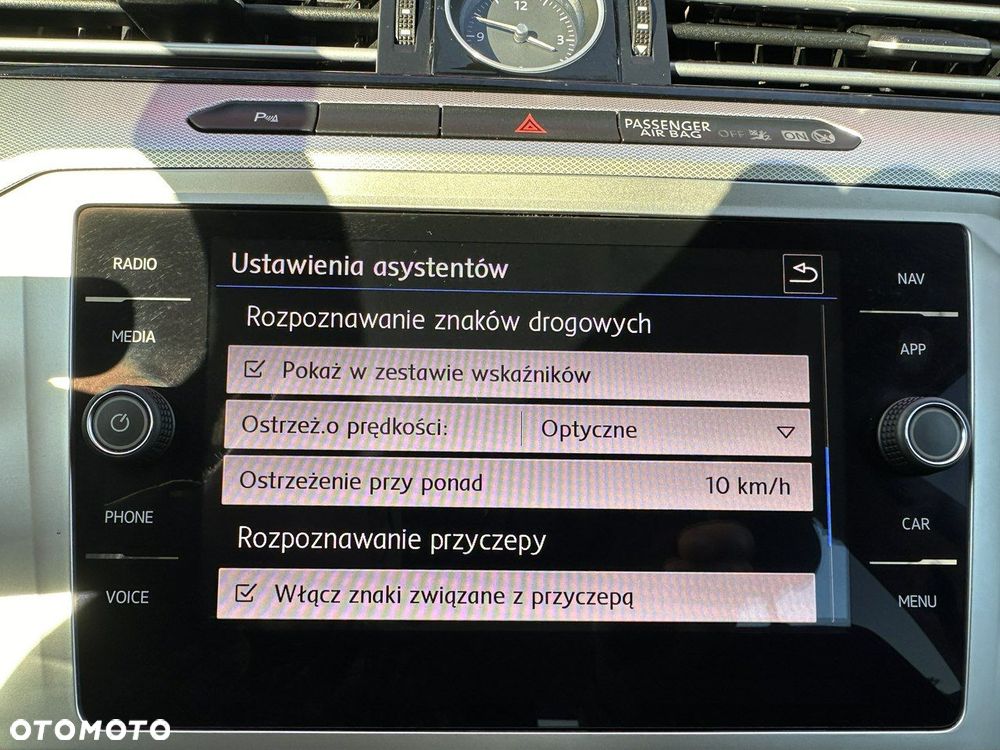 Volkswagen Passat Variant 2.0 TDI SCR DSG - 24