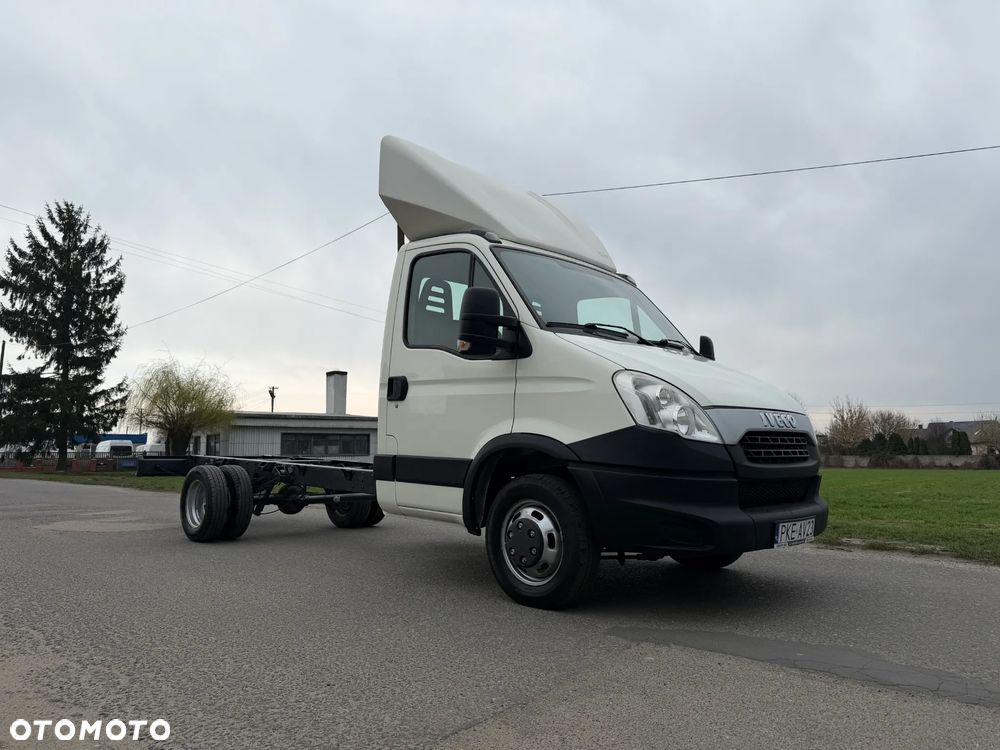 Iveco 35C15 * 3.0 / 150KM * Rama do zabudowy * Rozstaw osi: 4.1m * Koła bliźniacze * - 6