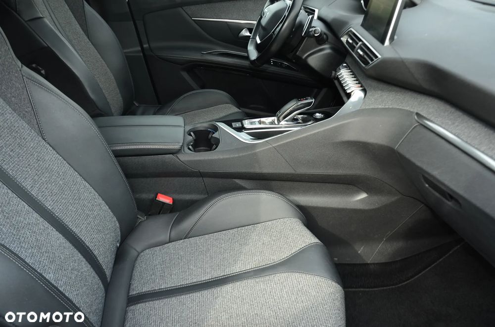 Peugeot 3008 BlueHDi 130 Stop & Start EAT8 Allure - 23