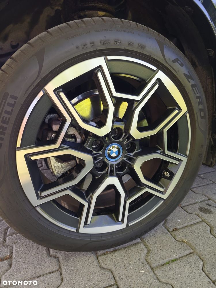 BMW iX1 xDrive30 66.5kWh xLine - 4