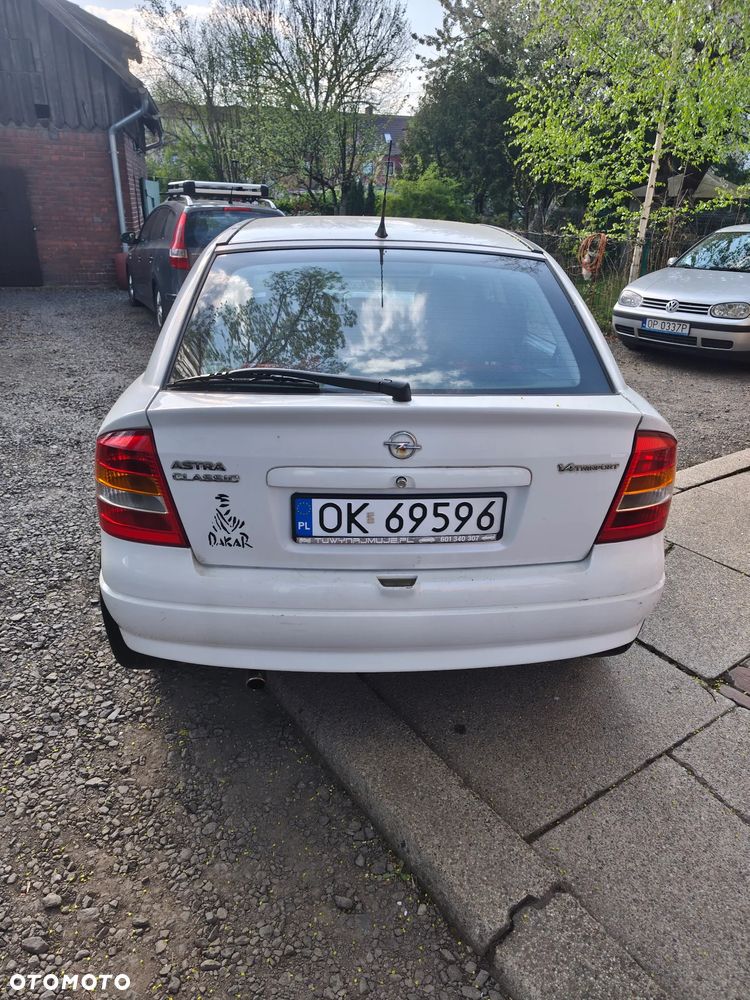 Opel Astra 1.4 - 10
