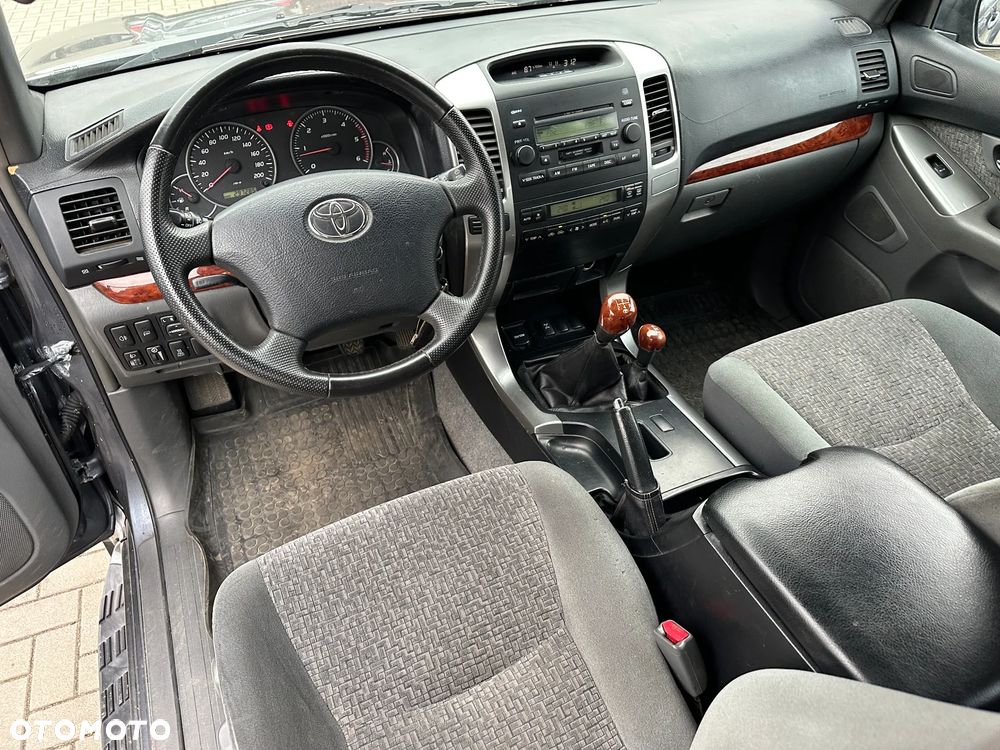 Toyota Land Cruiser - 7