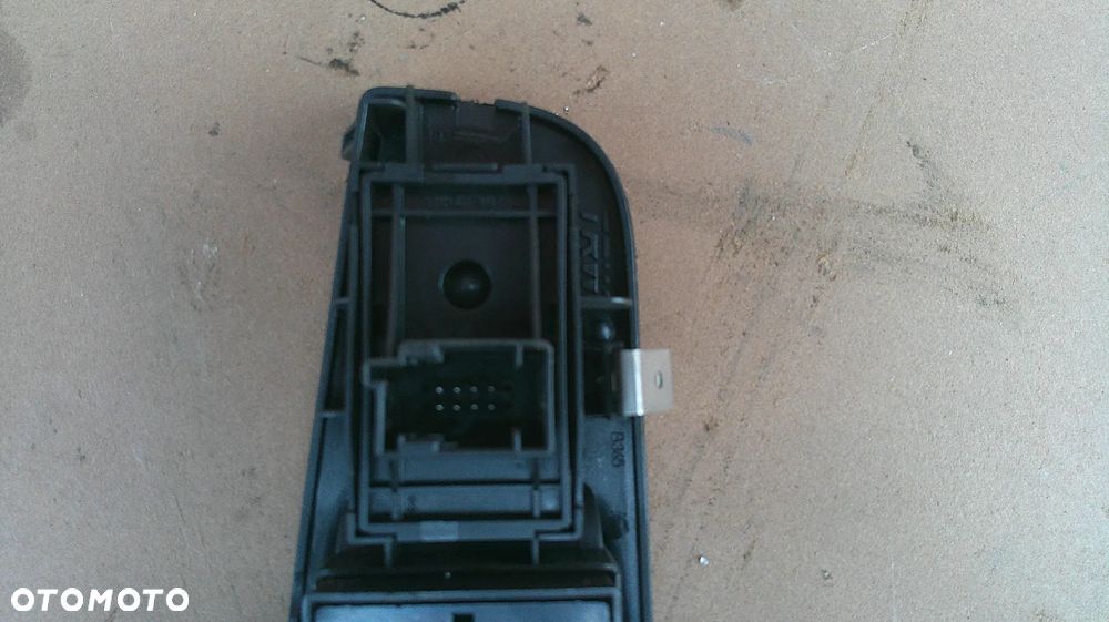 LANCIA DELTA III PRZEŁĄCZNIK SZYB KIEROWCY LEWY - 2