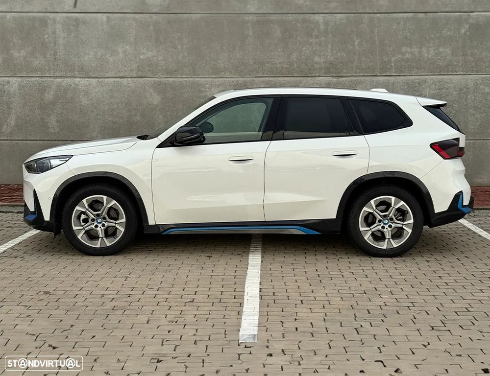 BMW iX1 xDrive30 xLine - 3