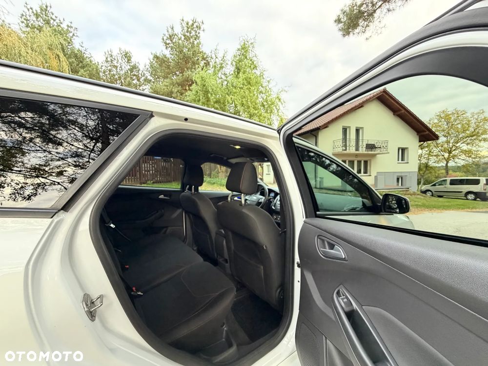 Ford Focus 1.5 EcoBoost ST-Line - 24