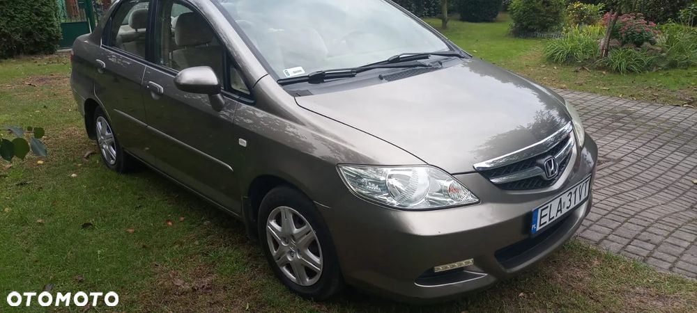 Honda City 1.4 Comfort - 1